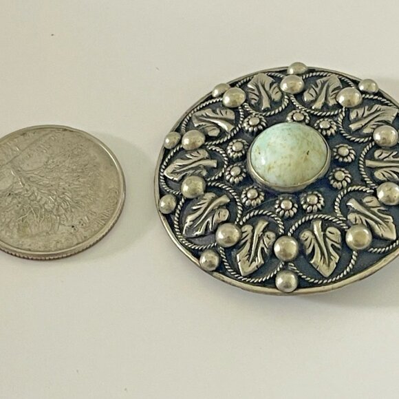 Lot of 8 Vintage Brooches Pins Gold Silver Tone  see all pics - Picture 8 of 12